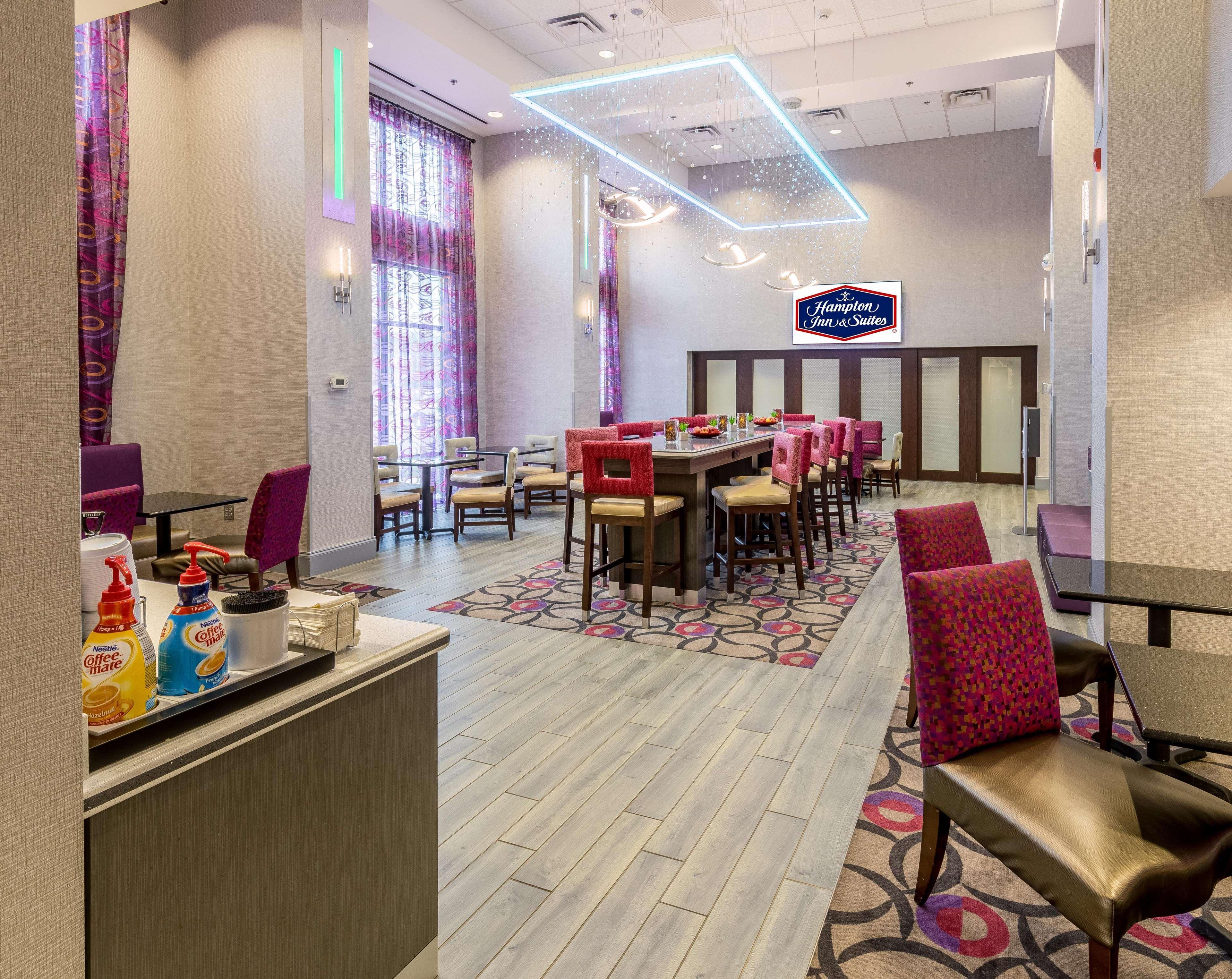 Hampton Inn & Suites Dublin Exterior photo