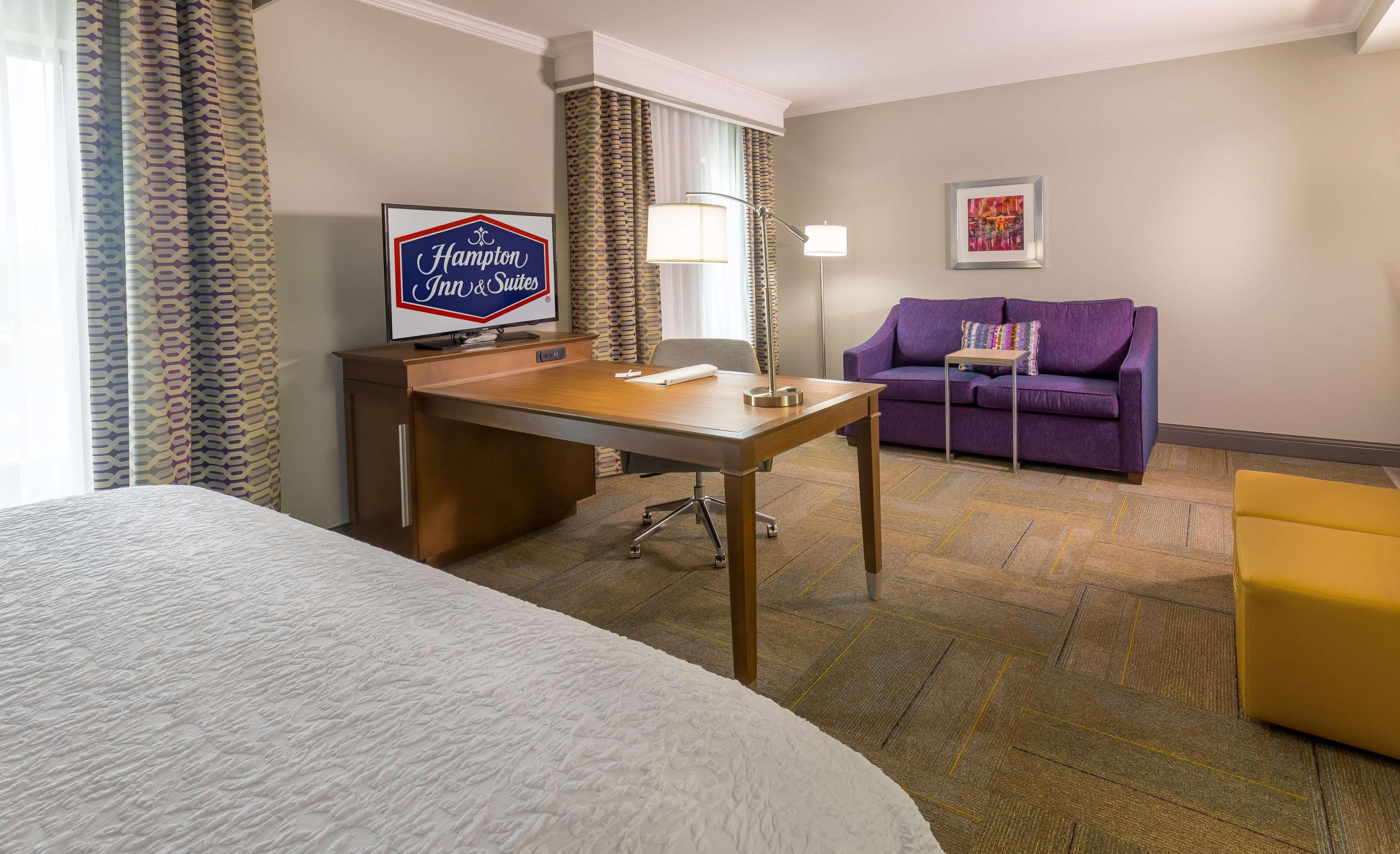 Hampton Inn & Suites Dublin Exterior photo