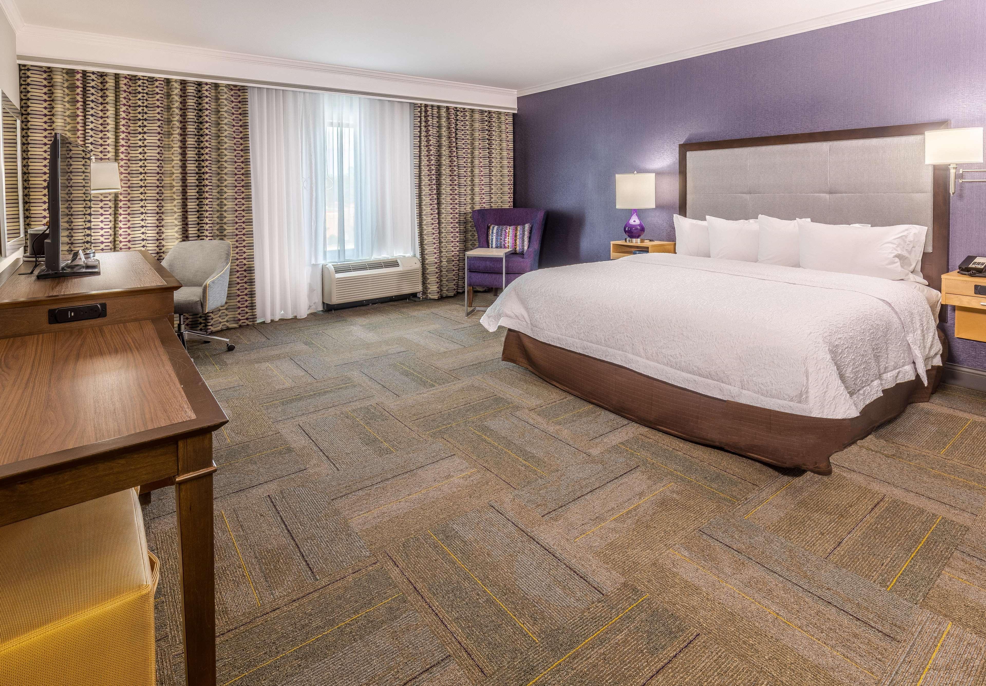 Hampton Inn & Suites Dublin Exterior photo