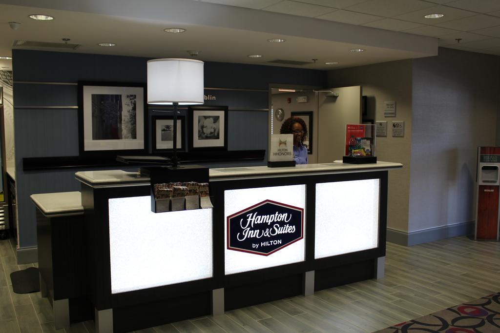 Hampton Inn & Suites Dublin Exterior photo