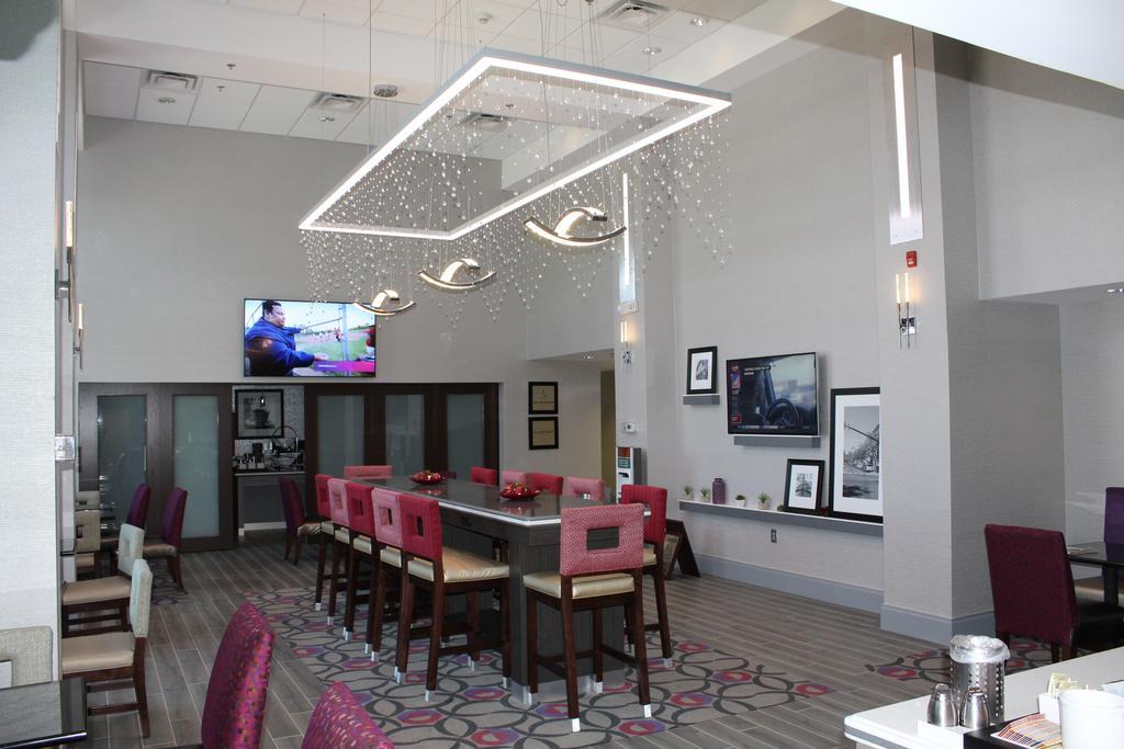 Hampton Inn & Suites Dublin Exterior photo
