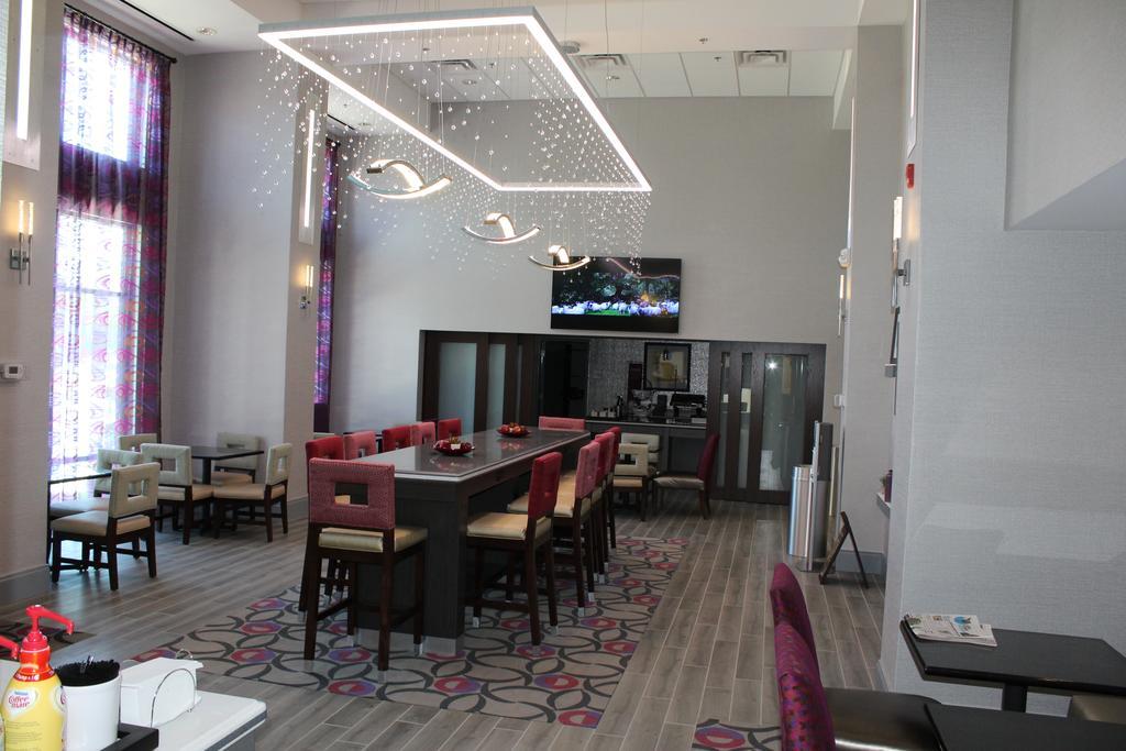 Hampton Inn & Suites Dublin Exterior photo